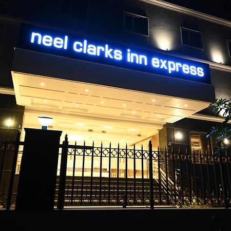 Neel Clarks Inn Express Agra  Bagian luar foto
