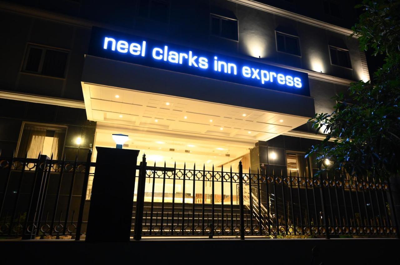Neel Clarks Inn Express Agra  Bagian luar foto