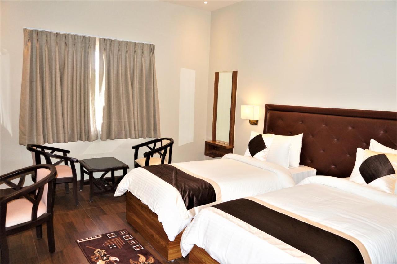 Neel Clarks Inn Express Agra  Bagian luar foto