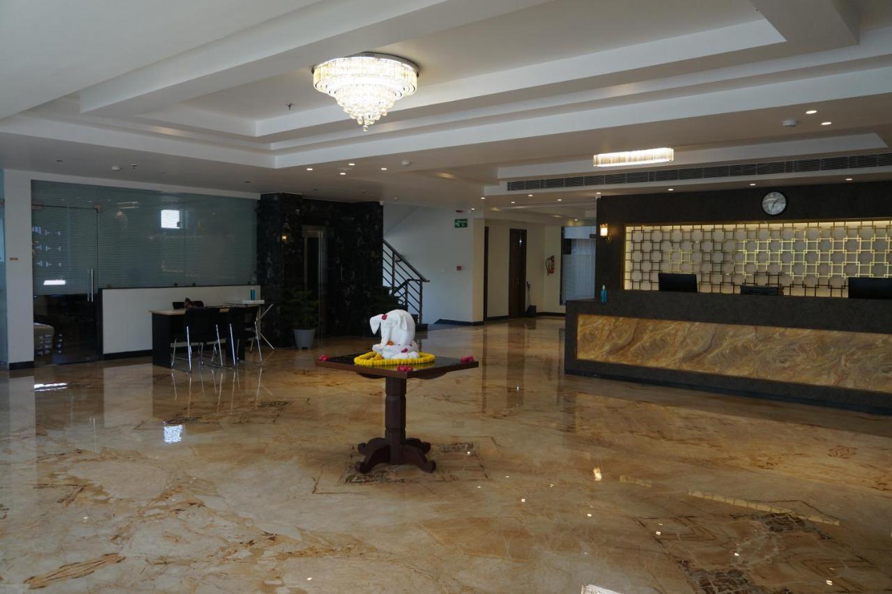 Neel Clarks Inn Express Agra  Bagian luar foto